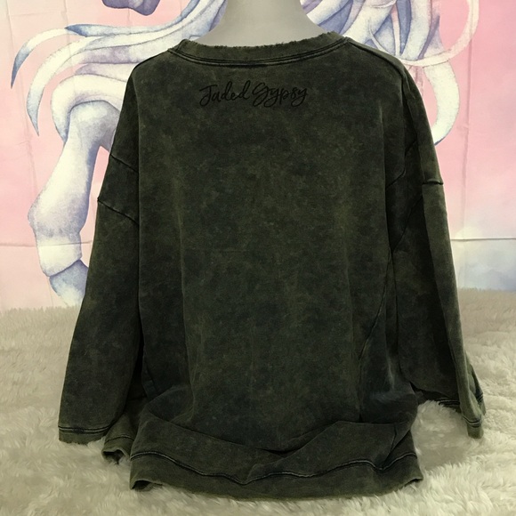 Jaded Gypsy
Green Sweatshirt with Bee and Floral Design - Picture 2 of 9